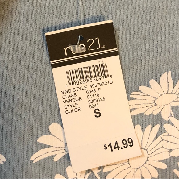 Light blue Rue 21 short sleeve with flowers NWT - Picture 4 of 4